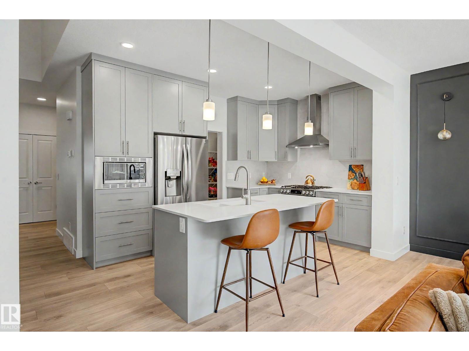 23015 96 AV NW