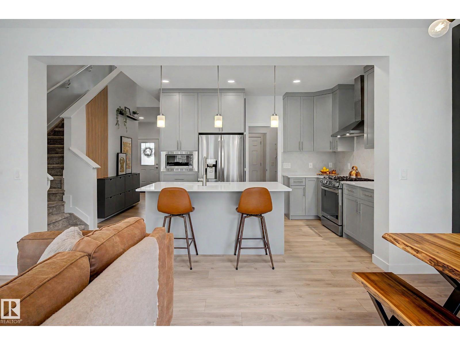 23015 96 AV NW