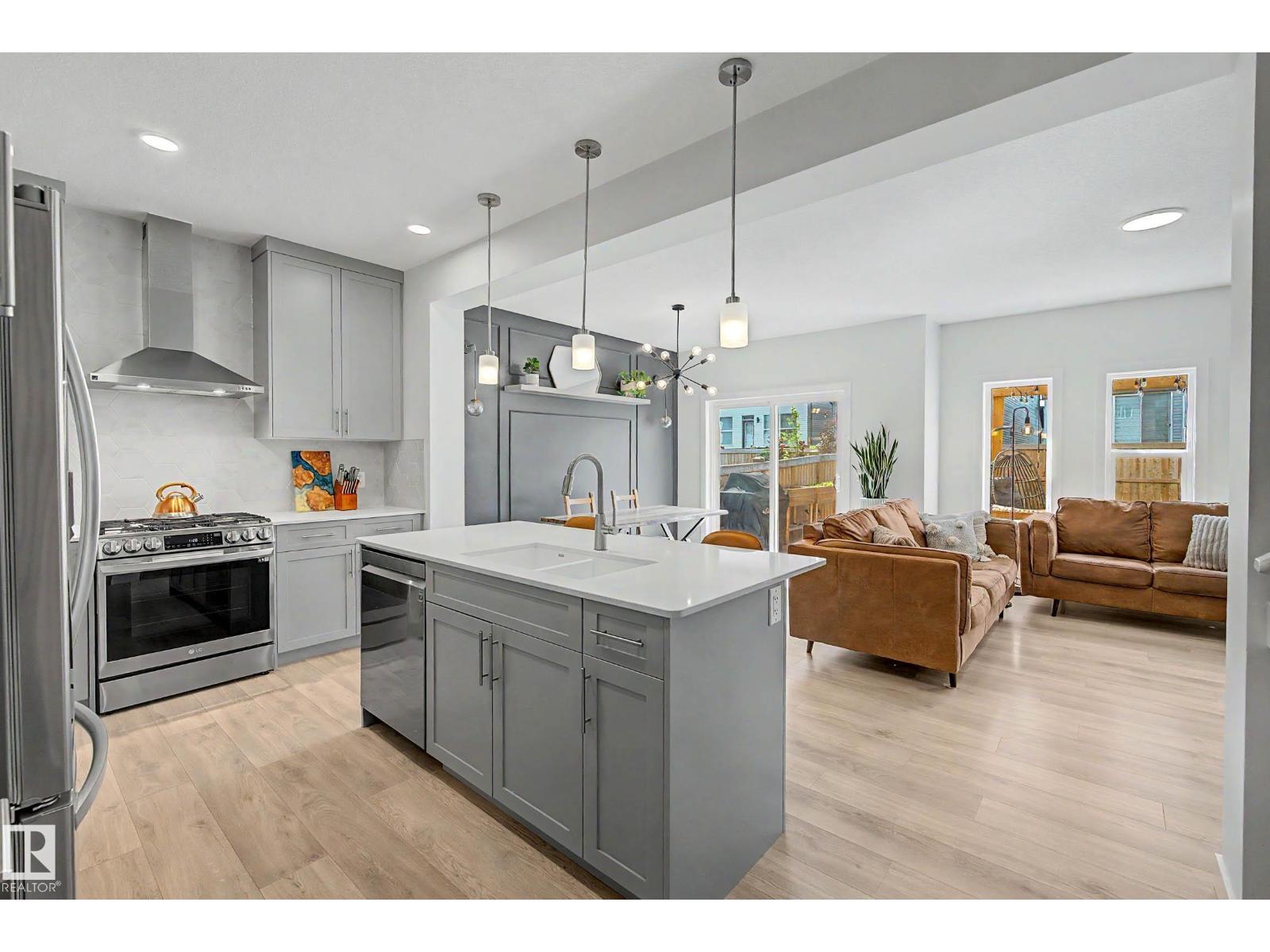 23015 96 AV NW