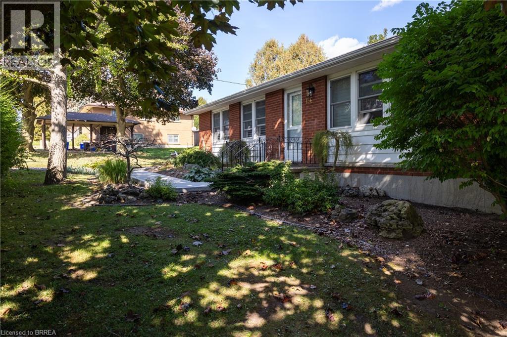 156 MUTUAL Street N