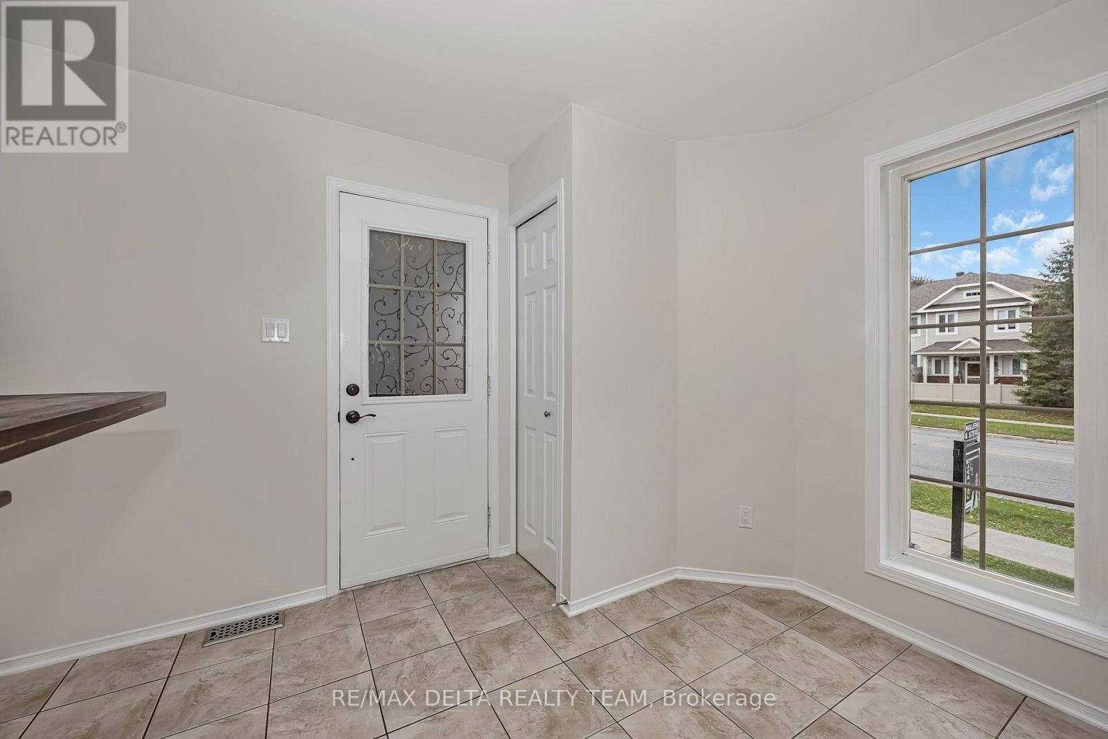 900 LONGFIELDS DRIVE