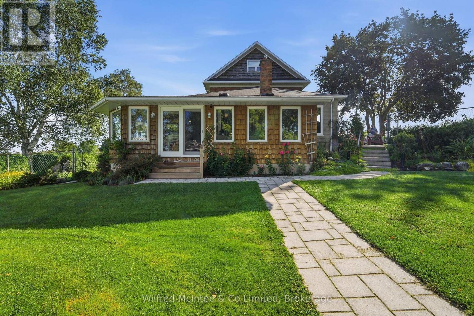 12 BISMARK STREET N