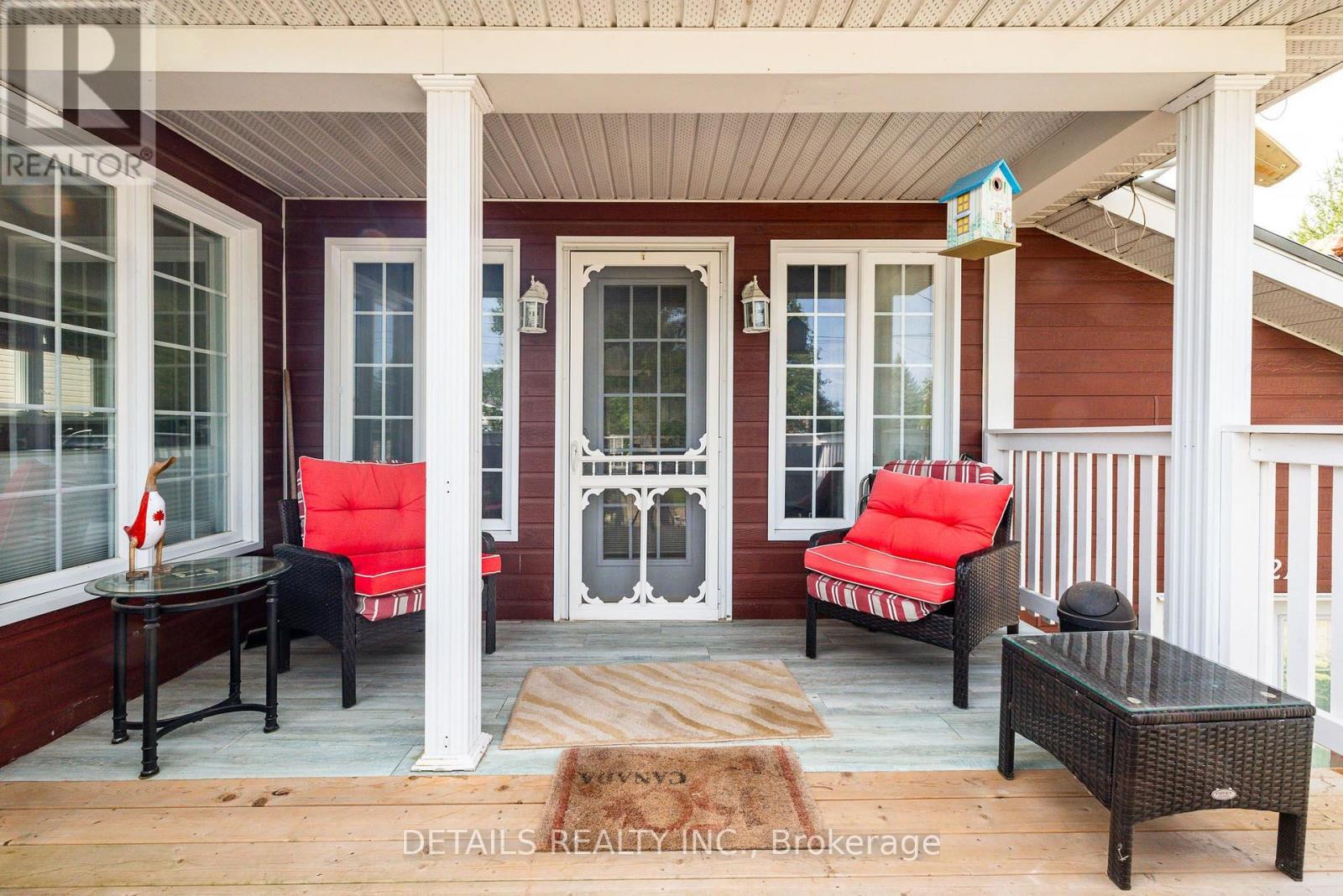 212 WELLINGTON STREET W