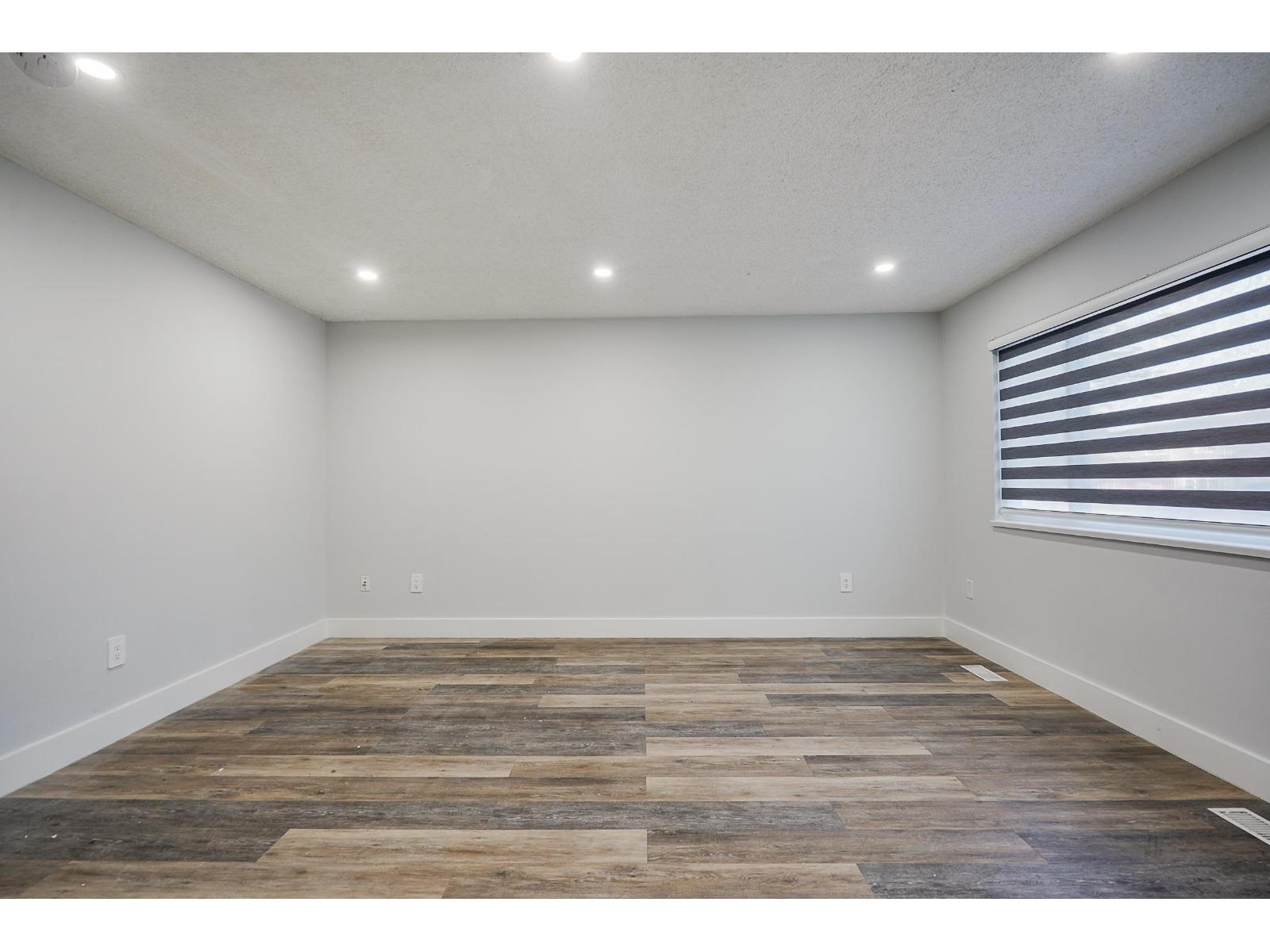 32382-32384 BRANT AVENUE