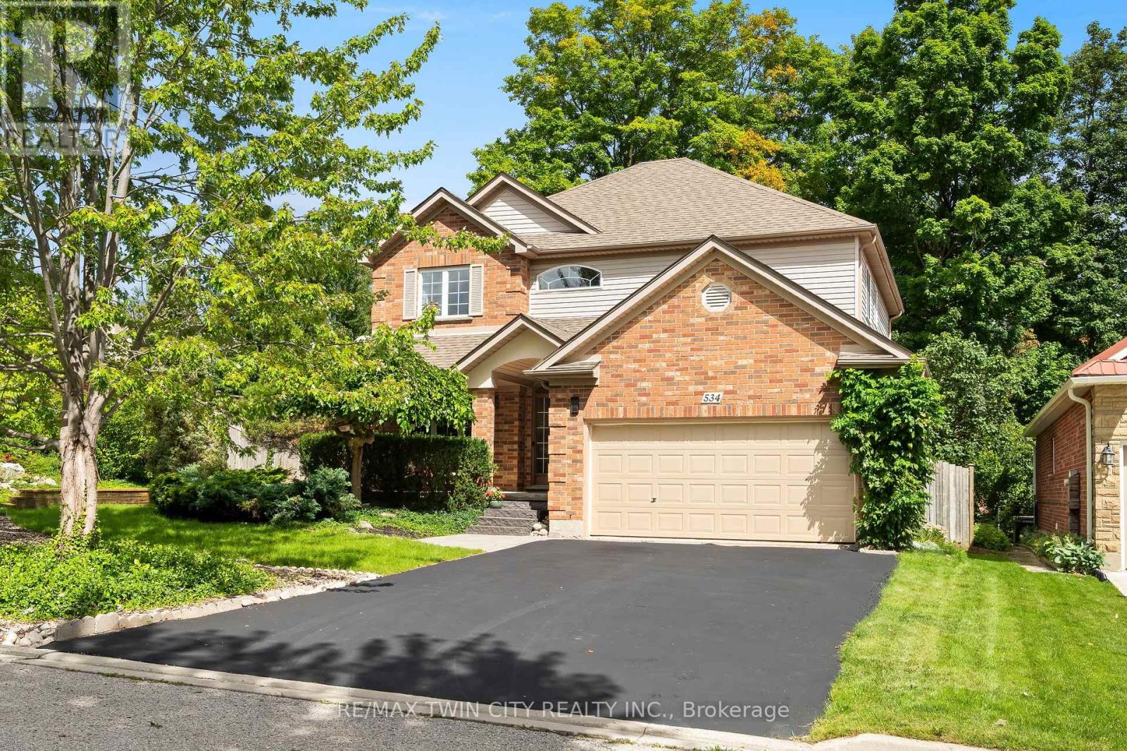 534 BIRCHLEAF WALK