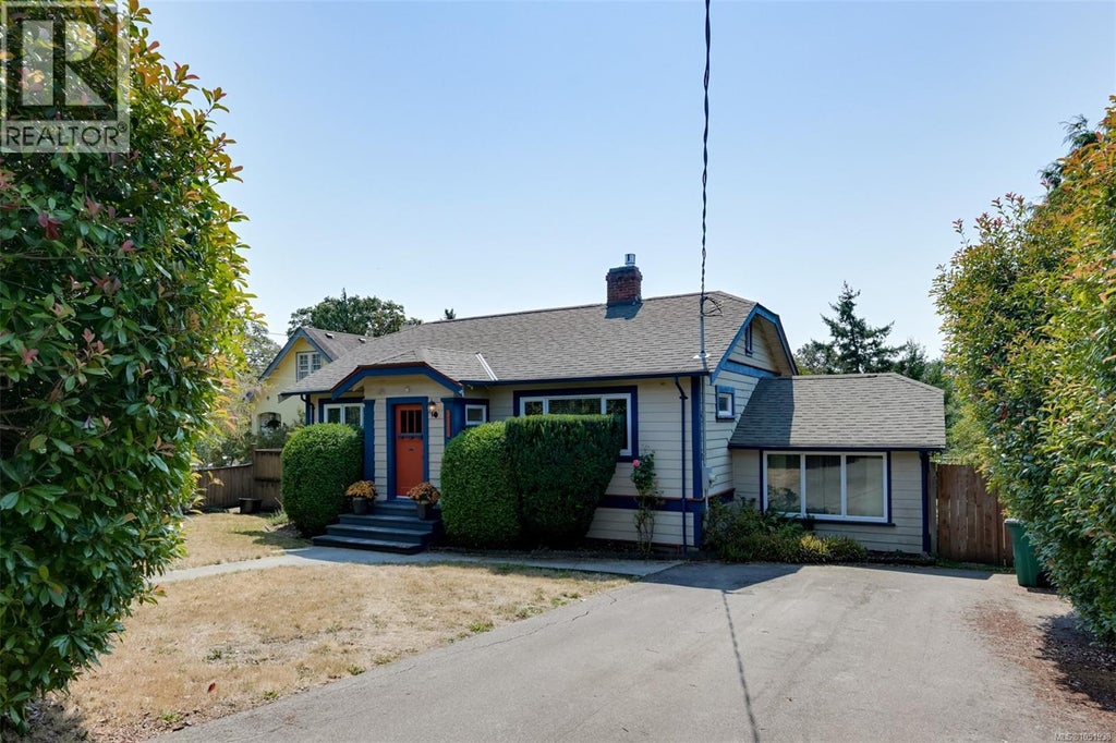 3374 COOK ST, SAANICH, BC V8X 1A8 - Image 3128739776.jpeg?d=l