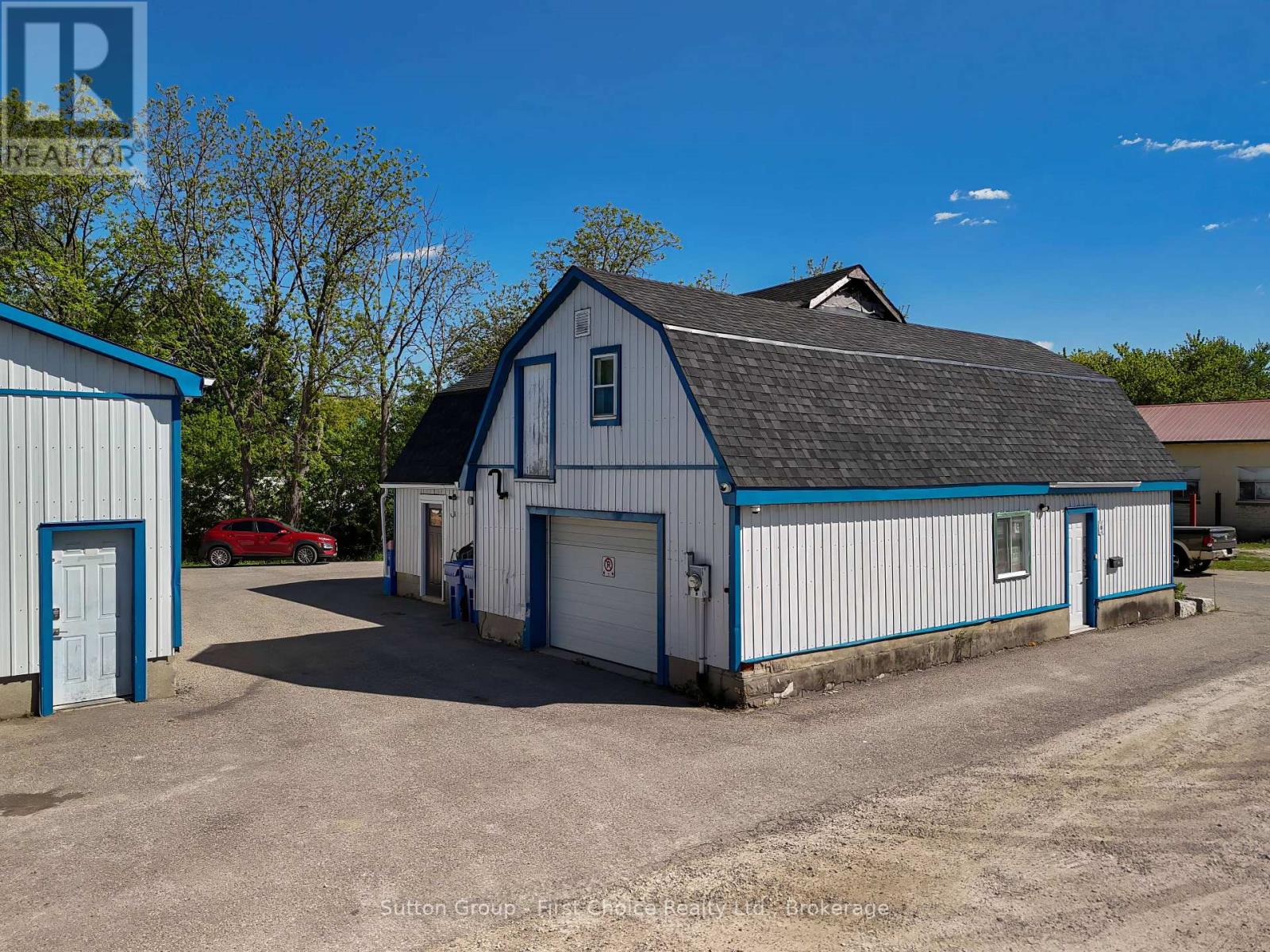 77 WHYTE AVENUE