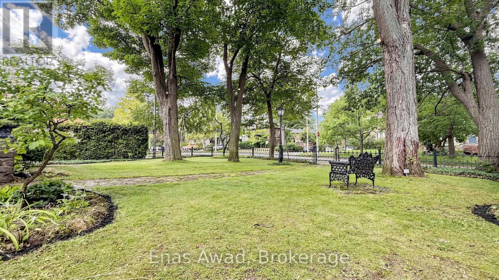 97 GLENGROVE AVENUE W