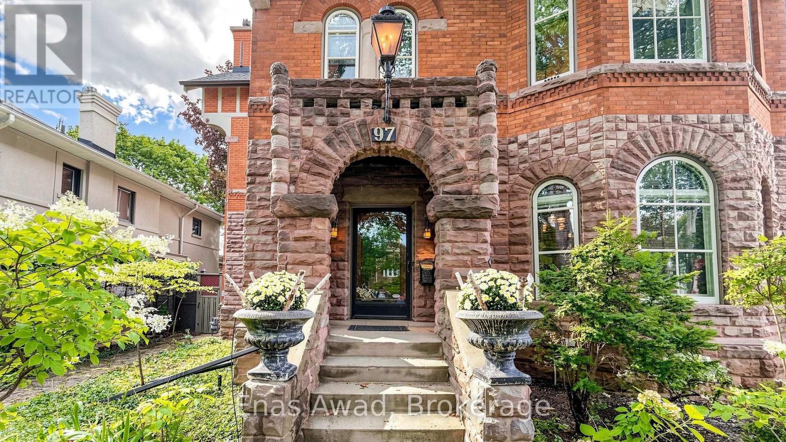 97 GLENGROVE AVENUE W