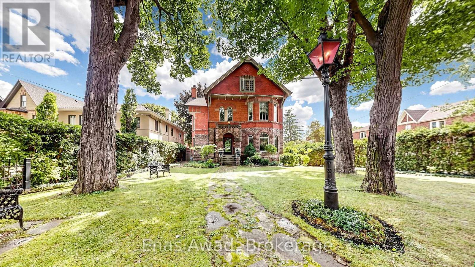 97 GLENGROVE AVENUE W
