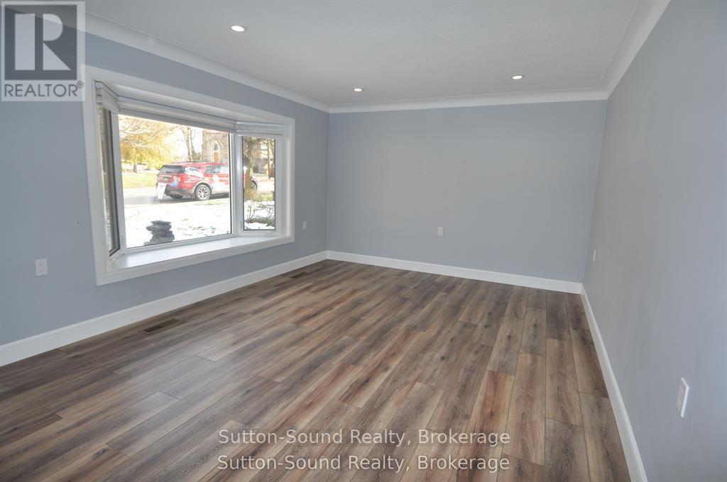 10 BROWNLEE STREET S