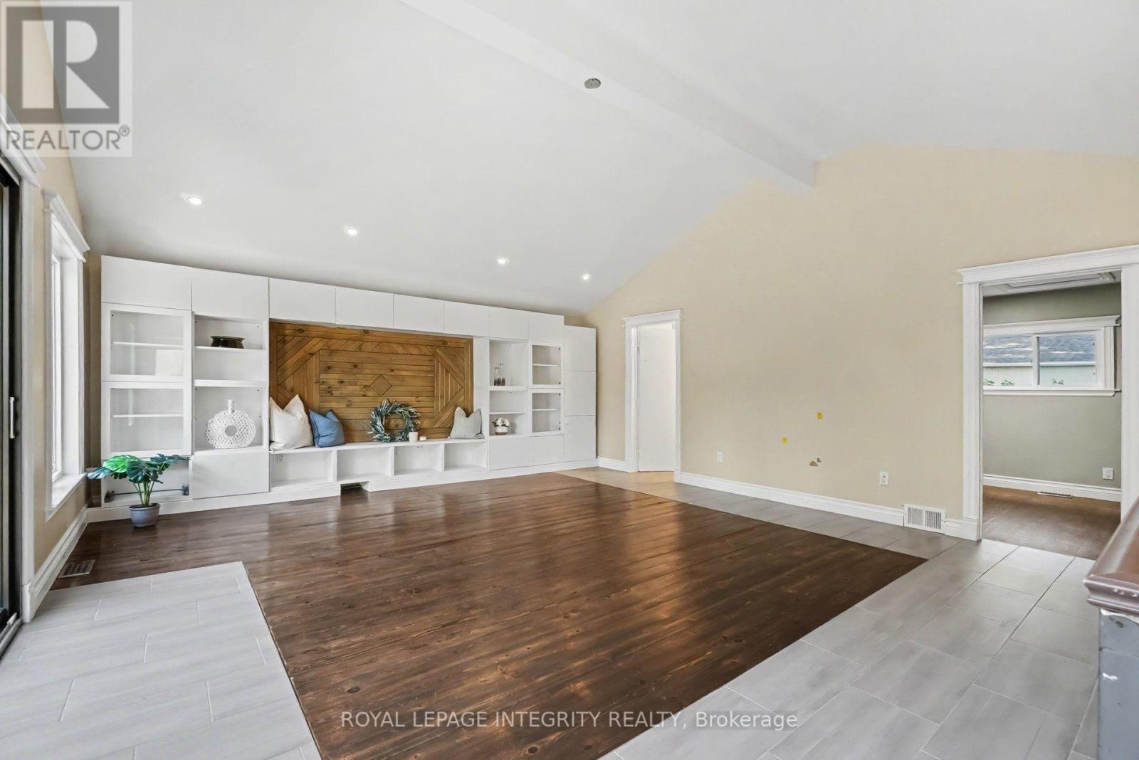 357 BAYVIEW DRIVE