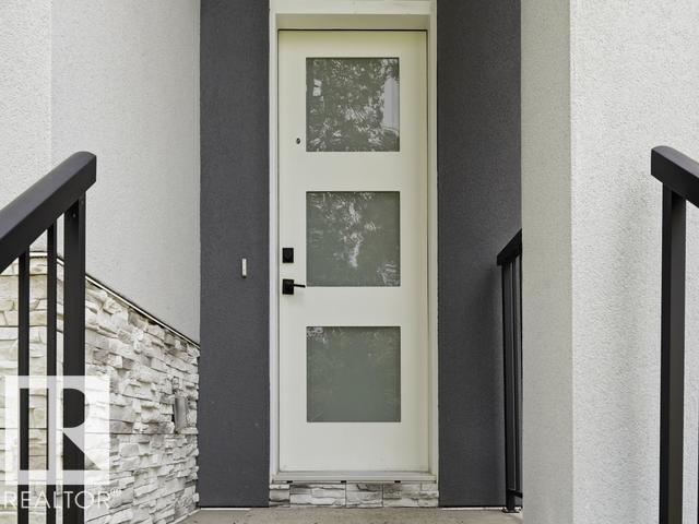 11032 128 ST NW