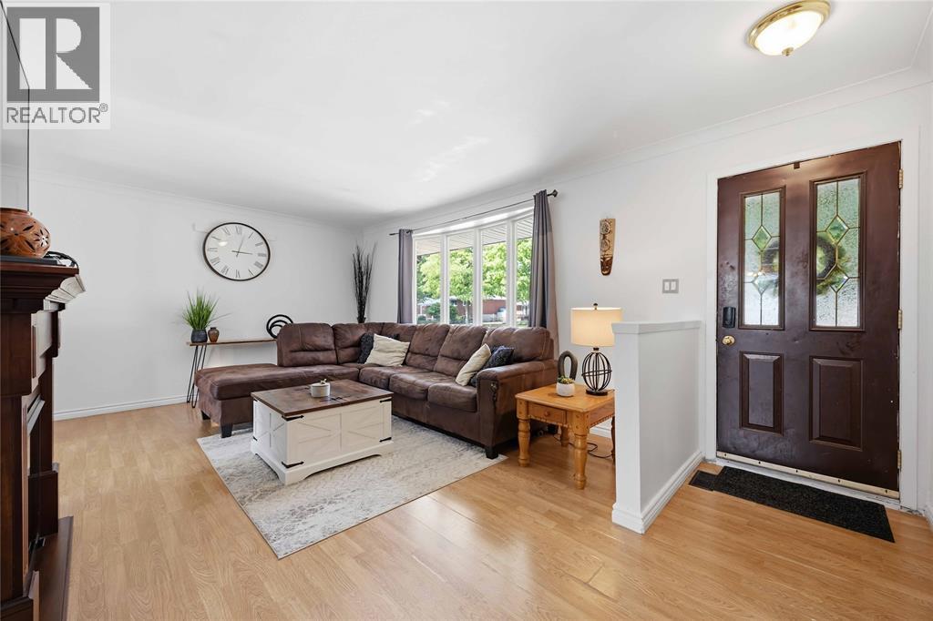 315 Brentwood CRESCENT
