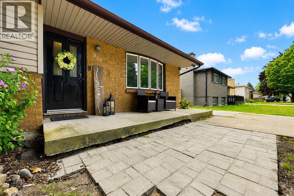 315 Brentwood CRESCENT