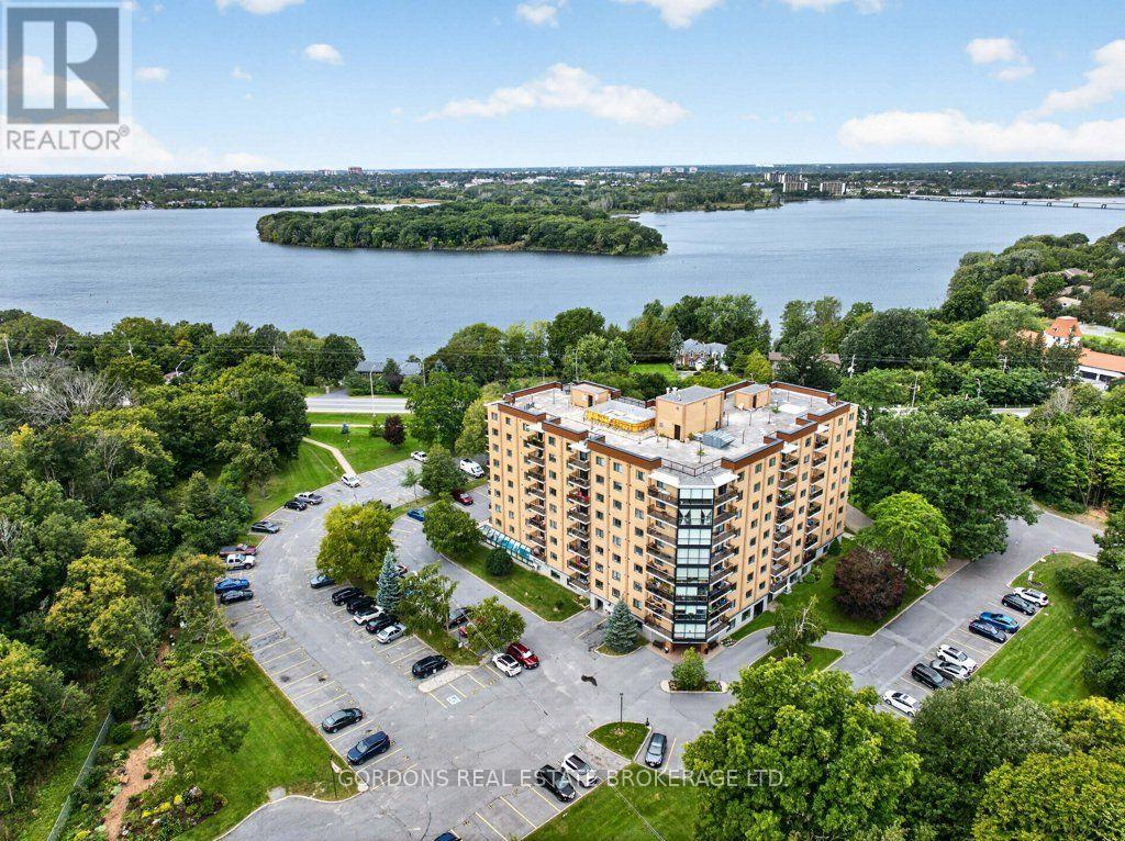 201 - 120 BARRETT COURT