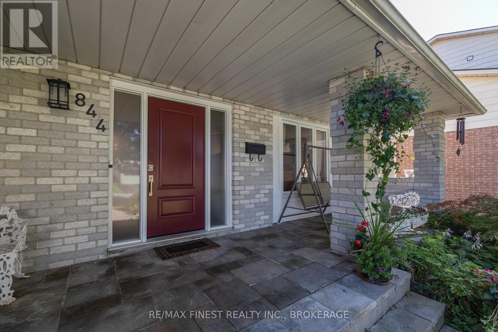 844 PURCELL CRESCENT