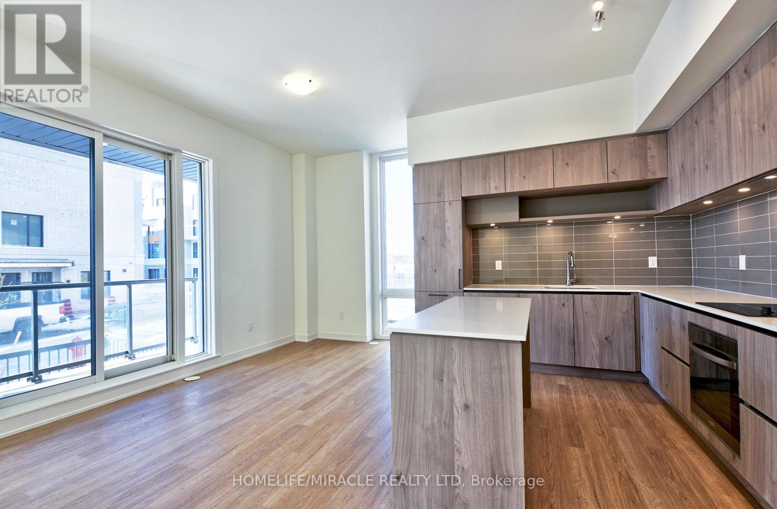 1221 - 8 DAVID EYER ROAD