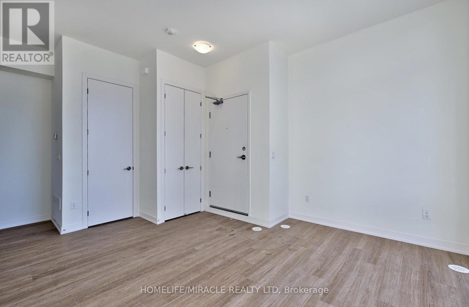 1221 - 8 DAVID EYER ROAD