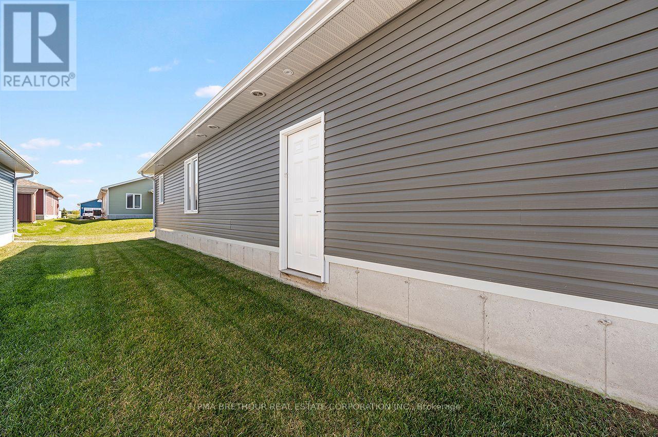 256 LAKE BREEZE DRIVE