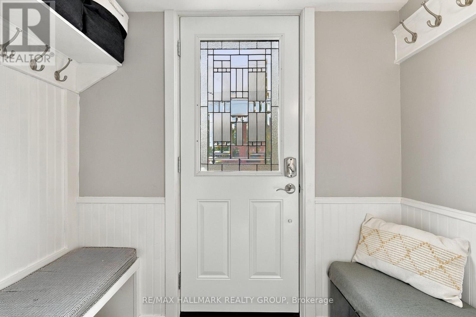 24 REUBEN CR CRESCENT