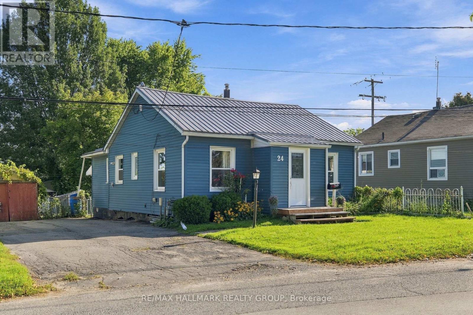 24 REUBEN CR CRESCENT