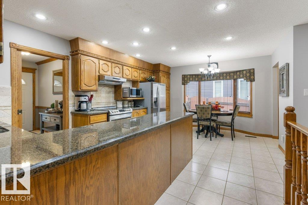 21 LORNE CR