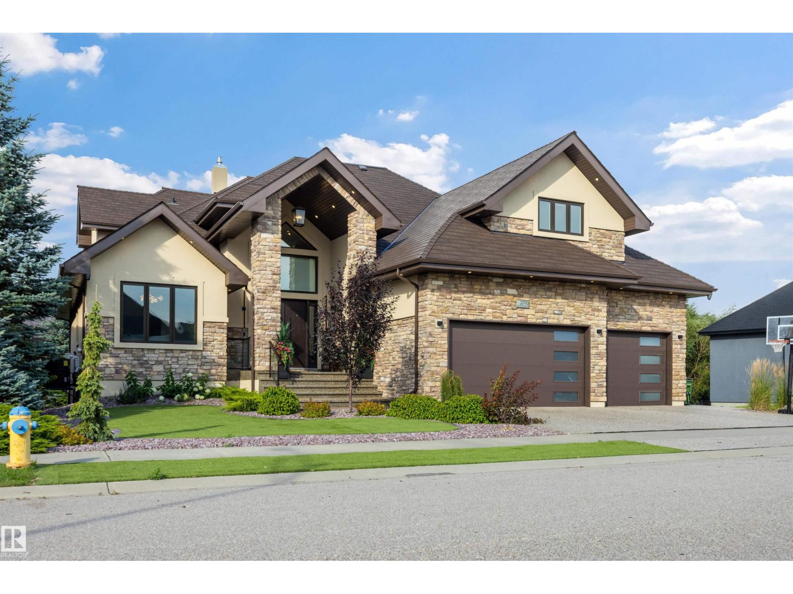 2793 WHEATON DR NW