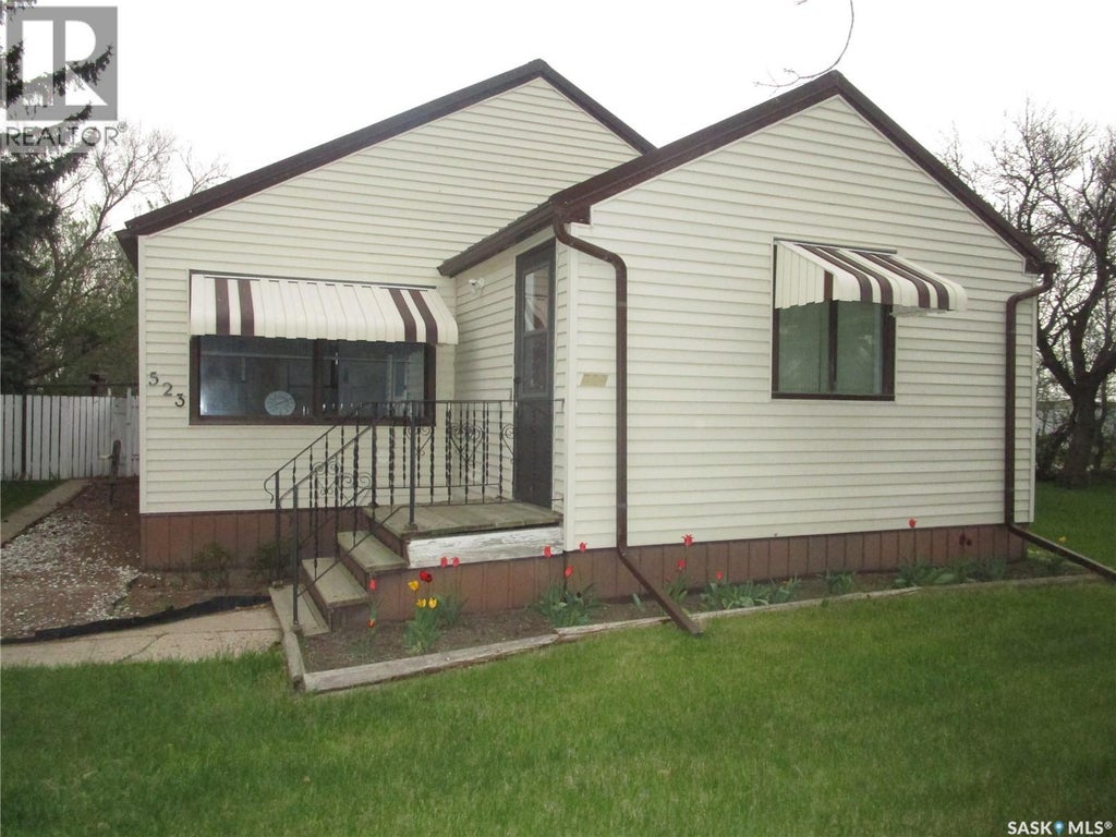 523 3RD AVENUE E, ASSINIBOIA, SK S0H 0B0 - Image 117806724.jpeg?d=l