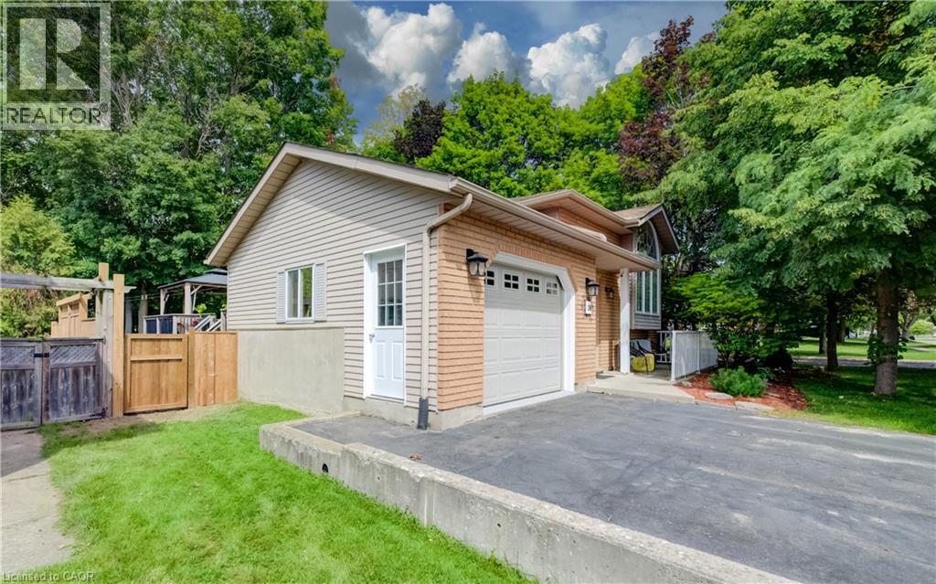 28 FORREST Avenue W