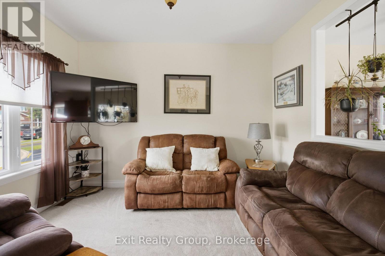 15 EVERGREEN COURT