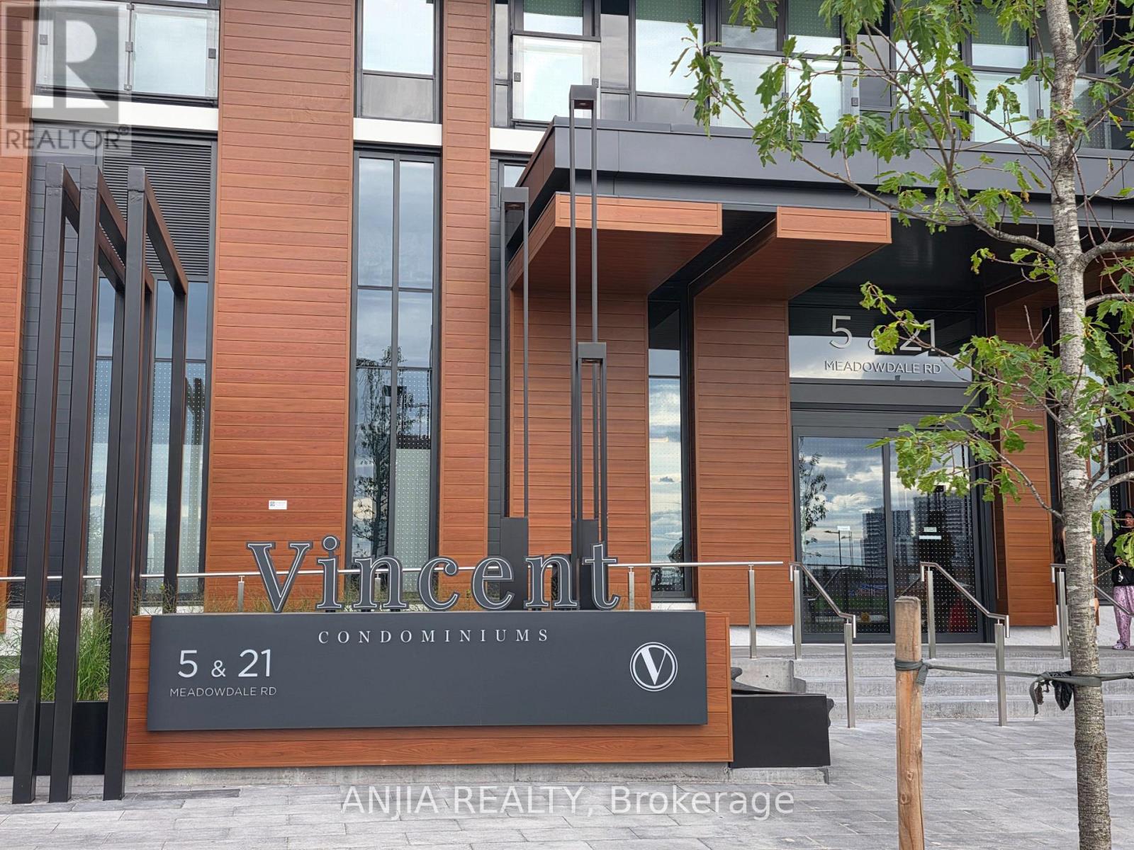 1509 - 5 MEADOWDALE ROAD
