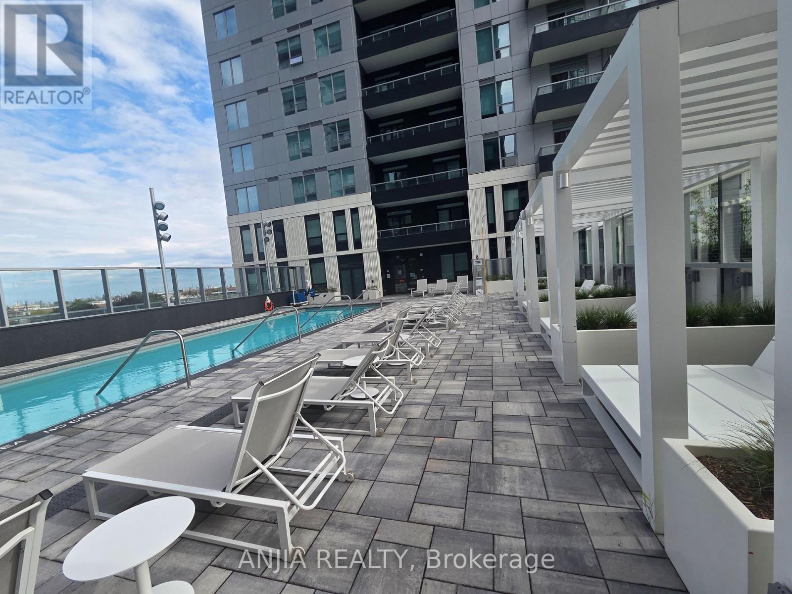 1509 - 5 MEADOWDALE ROAD