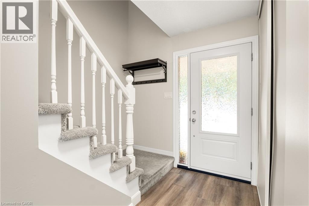 647 PINEROW Crescent Unit# A