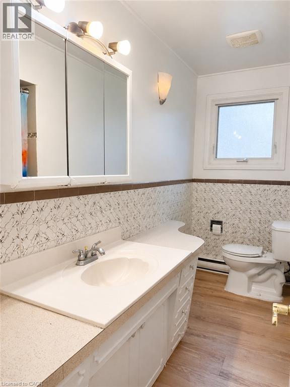 580 FOREST HILL Drive Unit# Upper