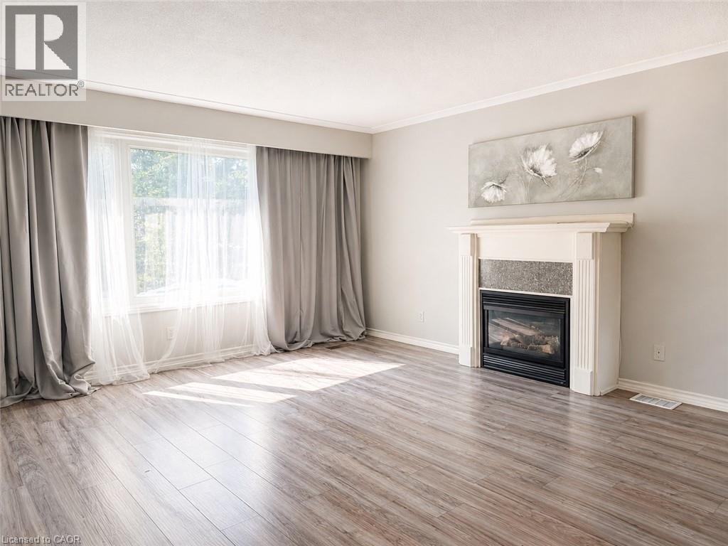 580 FOREST HILL Drive Unit# Upper