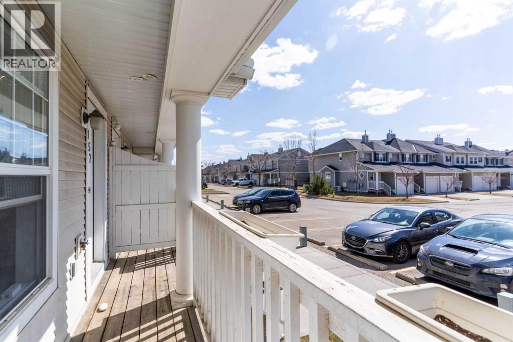 157 Country Village Manor NE