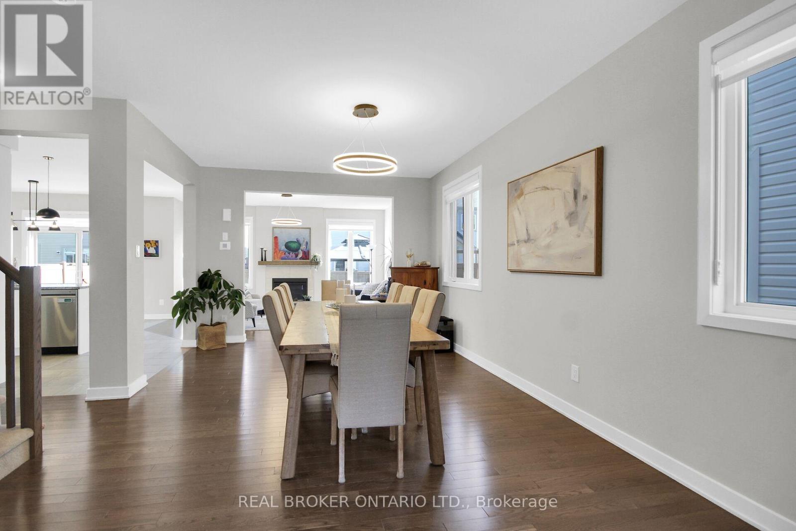 352 FINIAL WAY