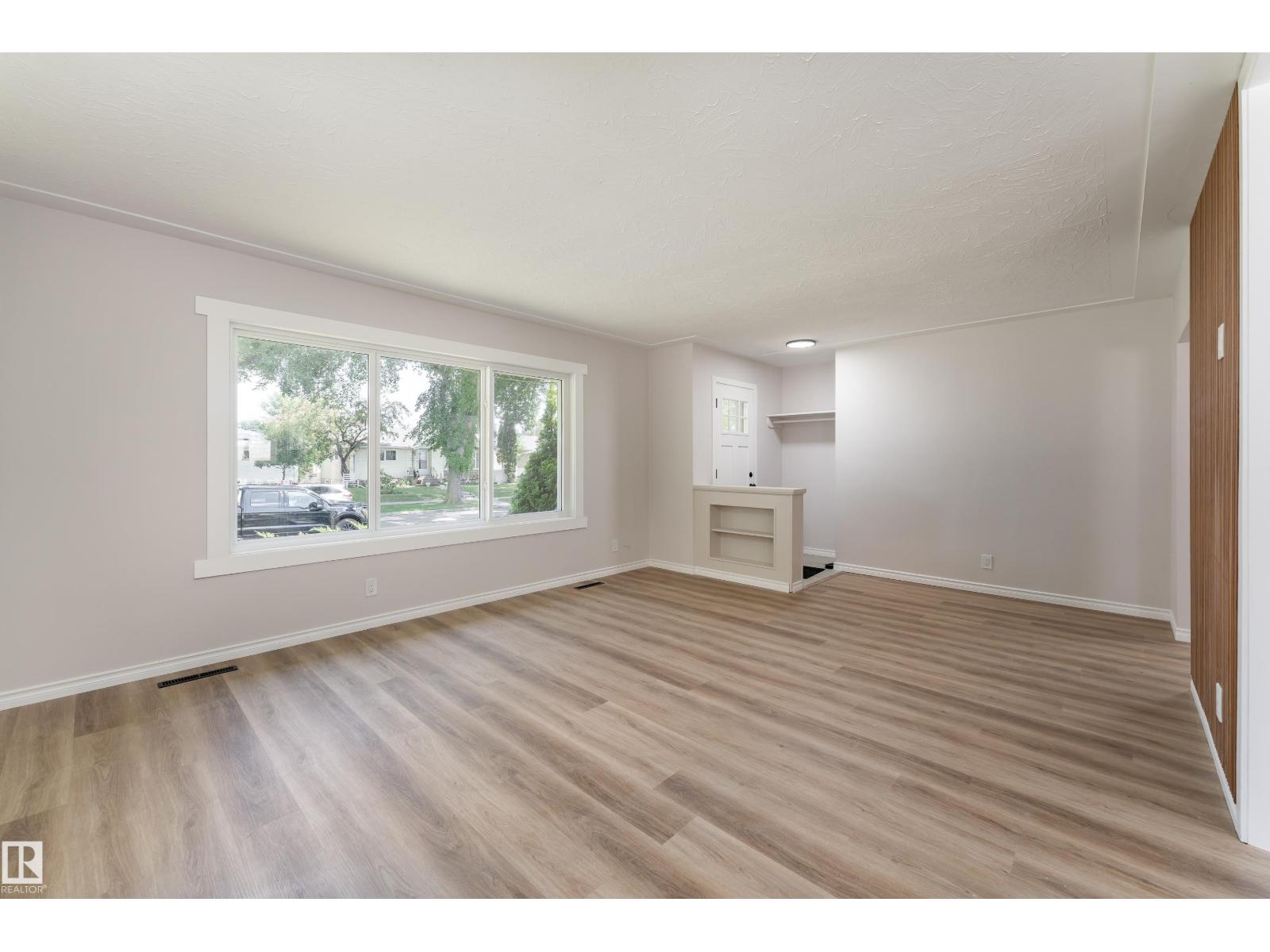 12224 55 ST NW