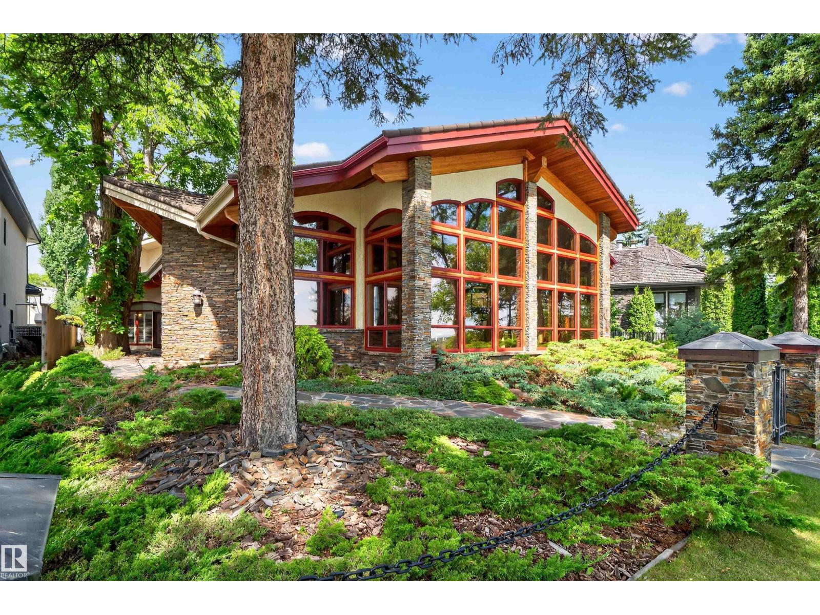12 WELLINGTON CR NW