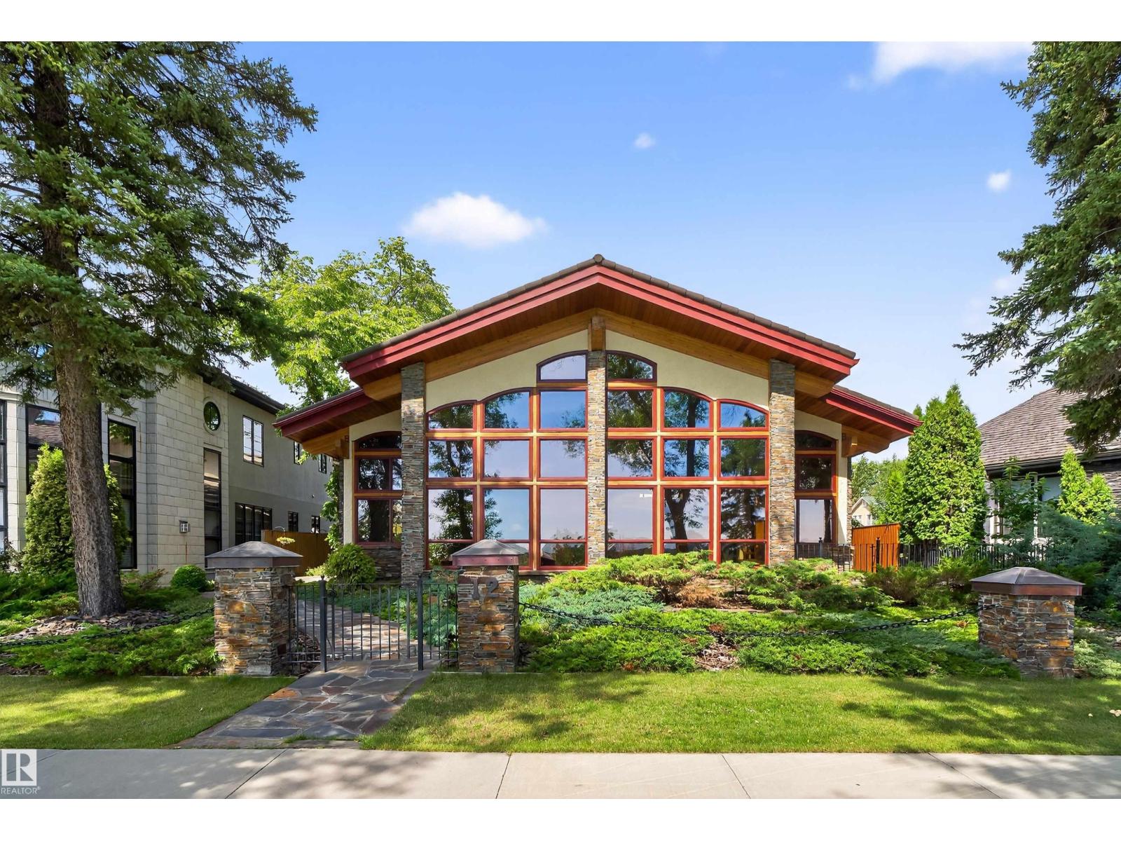 12 WELLINGTON CR NW