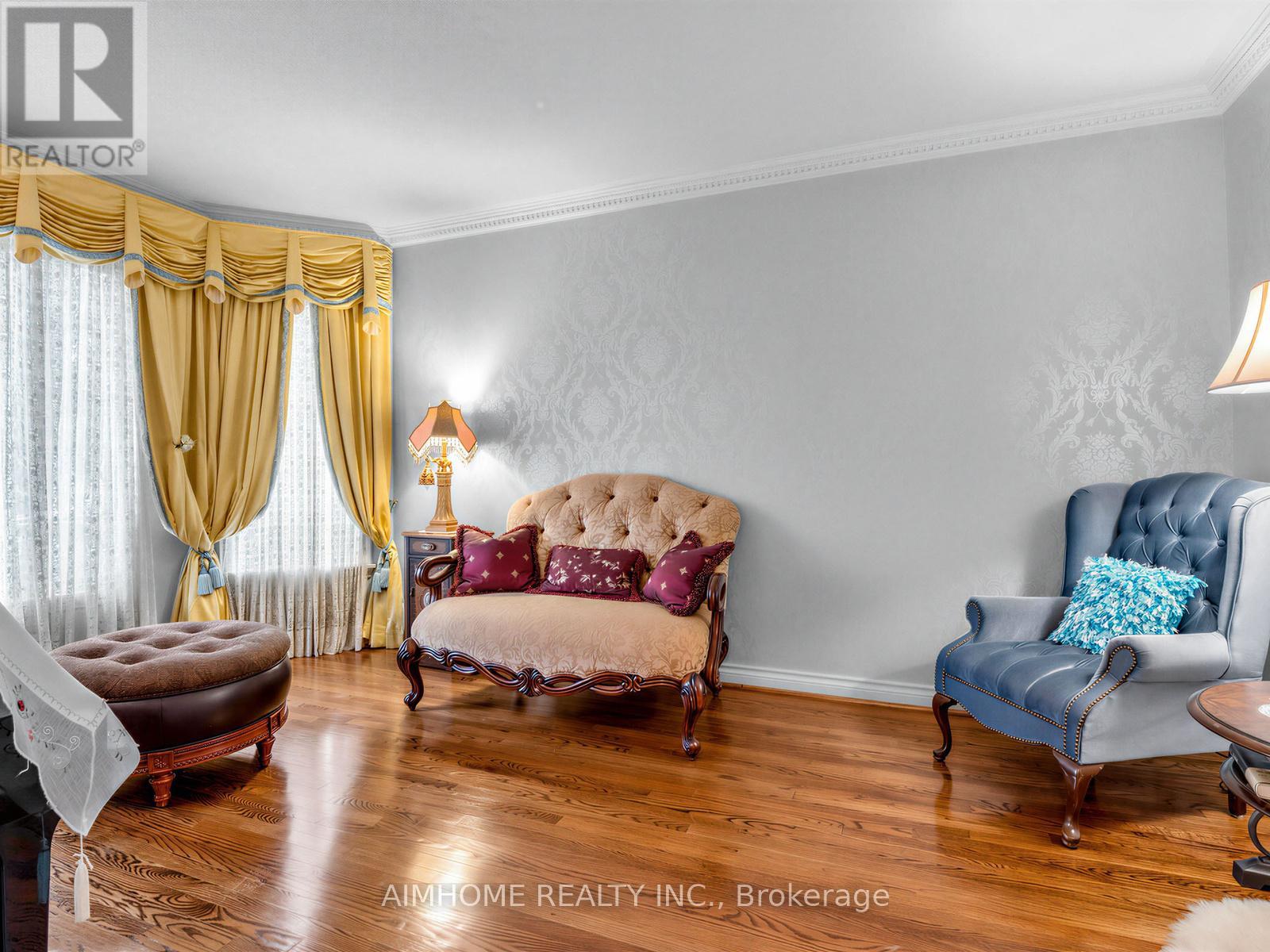 92 BRAESIDE SQUARE