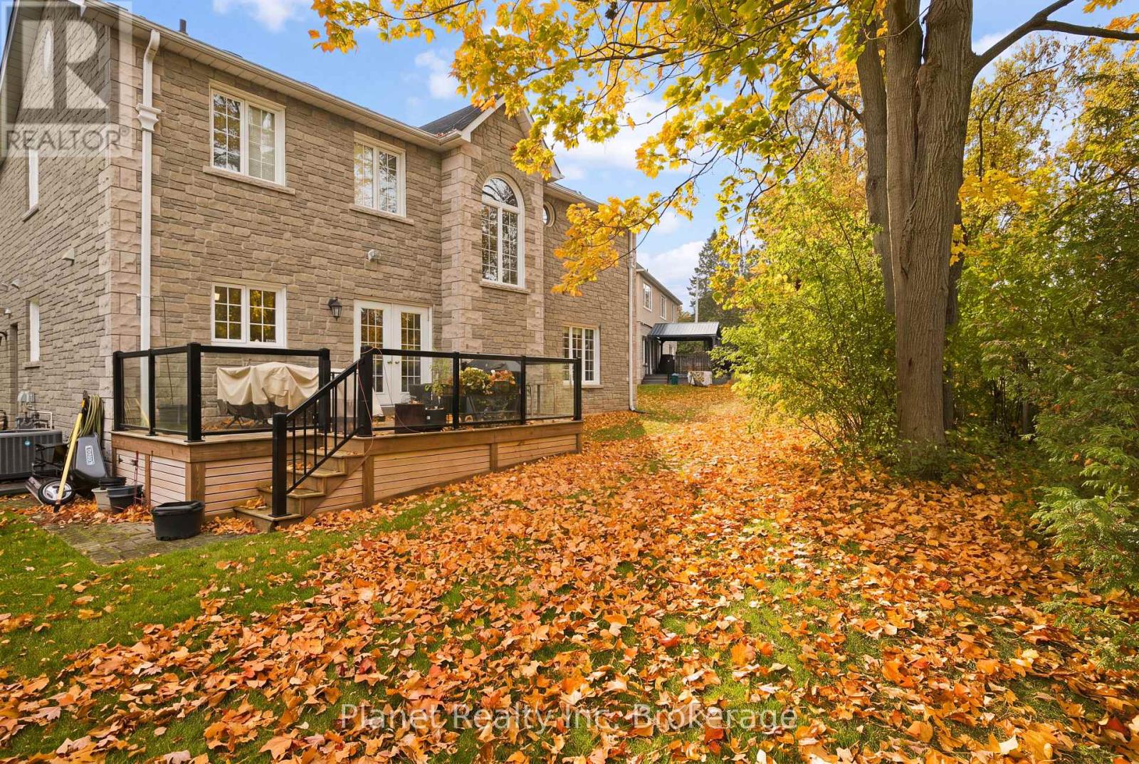 7 - 25 MANOR PARK CRESCENT