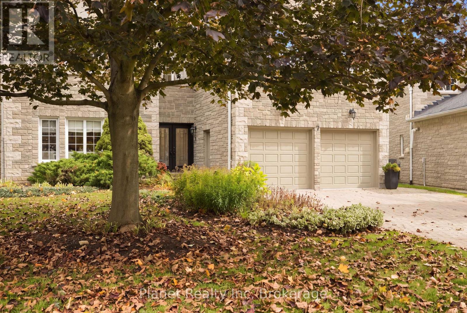 7 - 25 MANOR PARK CRESCENT