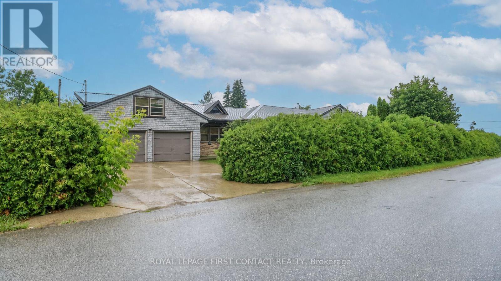 523 LAKE DRIVE E