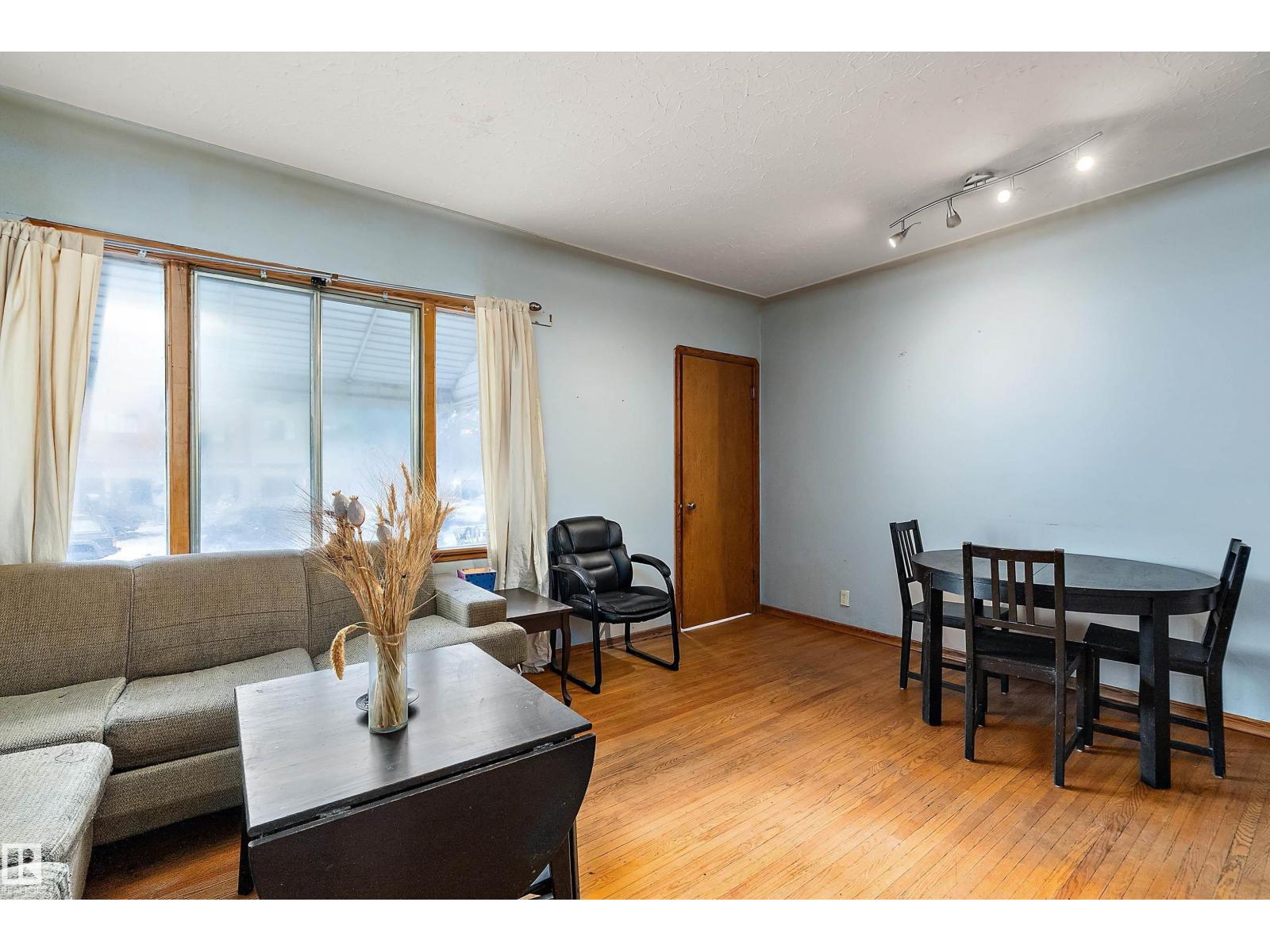 10124 88 AV NW