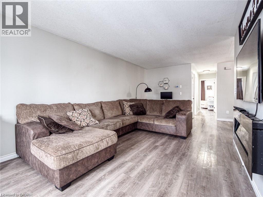 819 JOHN Street Unit# #main