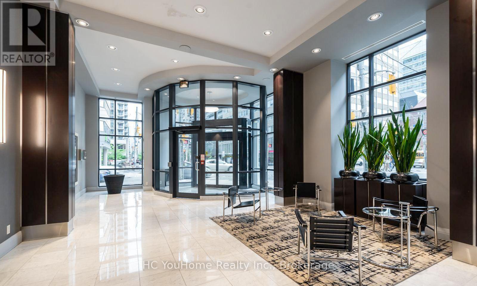 607 - 801 BAY STREET
