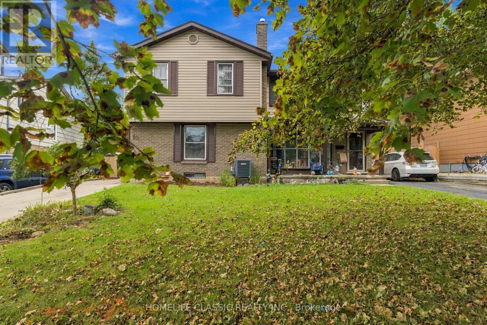 22 FROBISHER COURT