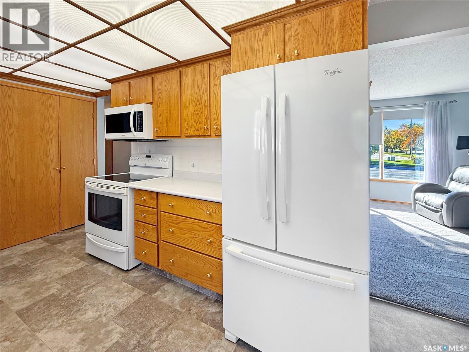 384 28th STREET W